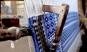 زیلو از مهمترین صنایع دستی یزد است که از آن به عنوان فرش سلامت نام می‌برند