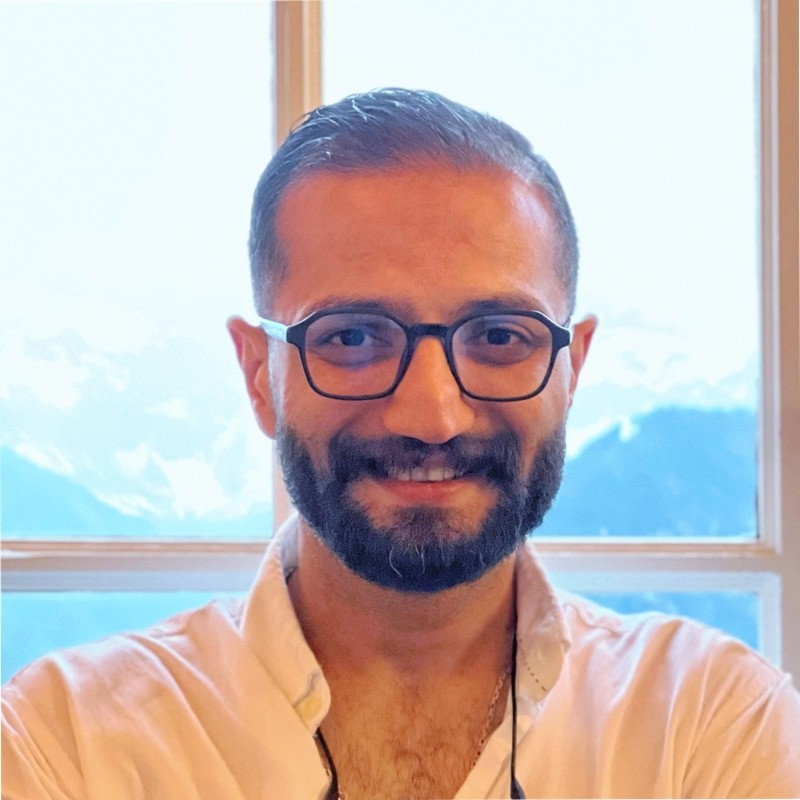 احسان حسینی نسب